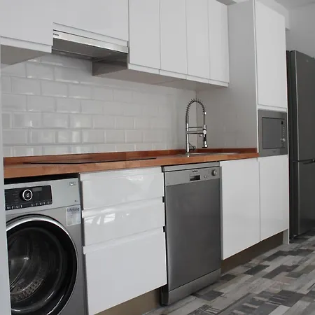 Apartment Paradise *